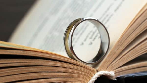 Samo za iskrene fanove! Evo 10 najstarijih predmeta u Gospodaru prstenova