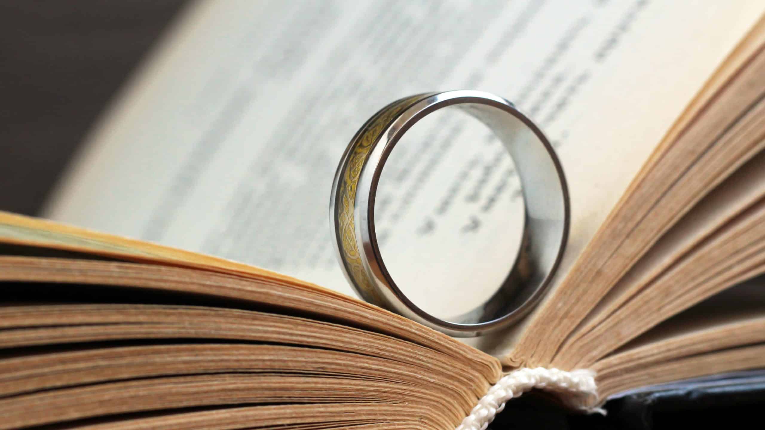 Samo za iskrene fanove! Evo 10 najstarijih predmeta u Gospodaru prstenova