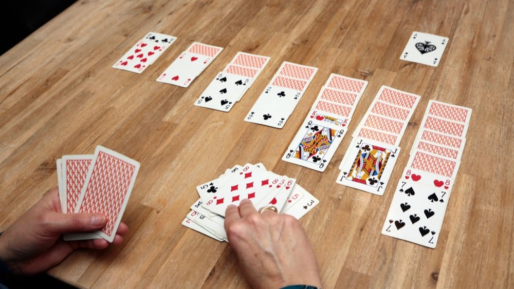 Kako se igra solitaire? 8 pravila ove pasijans igre